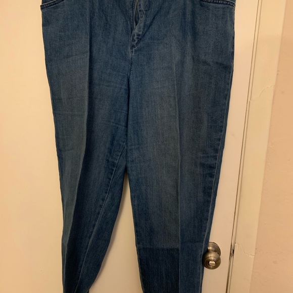 Jeans - Picture 2 of 3